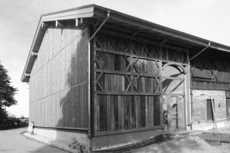 6DB0C484-682A-4816-B848-FC0DE7C15772_1_105_c