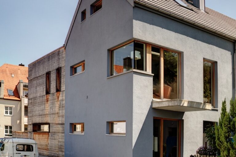 7BBDBB18-C819-4828-A2B2-9B15211A8747_1_201_a