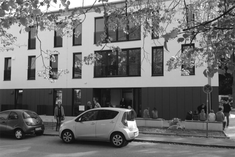 B2E58AC8-BFF0-4DE7-BDF2-492B49D50EDA_1_201_a