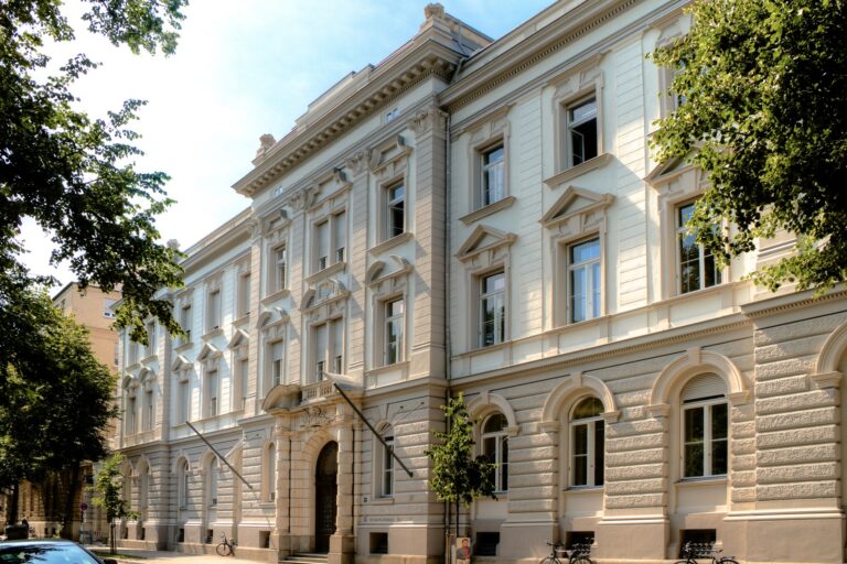 FF752CC0-F6EE-4645-BBEF-DDAF737D4698_1_201_a